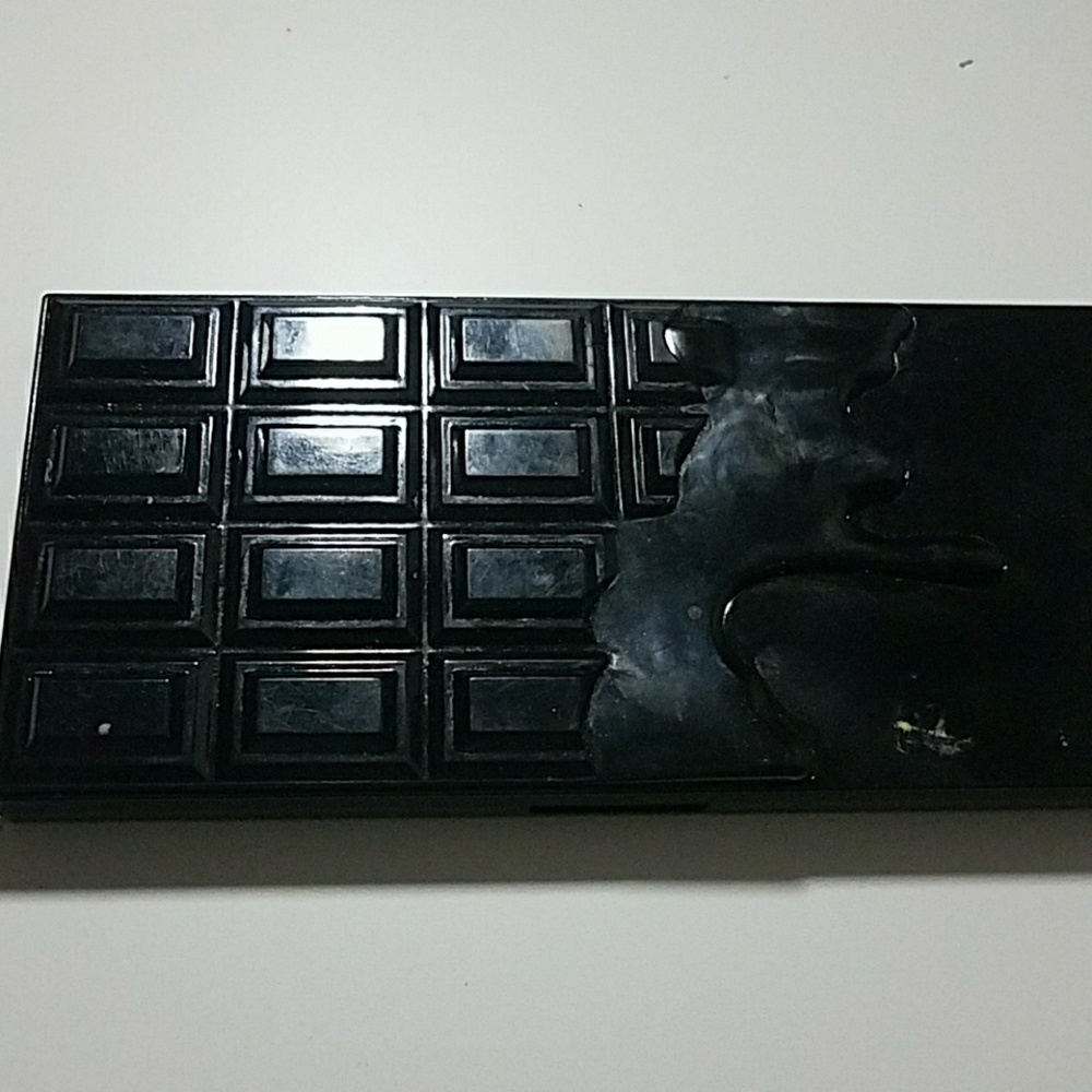 Makeup Revolution chocolate bar palette